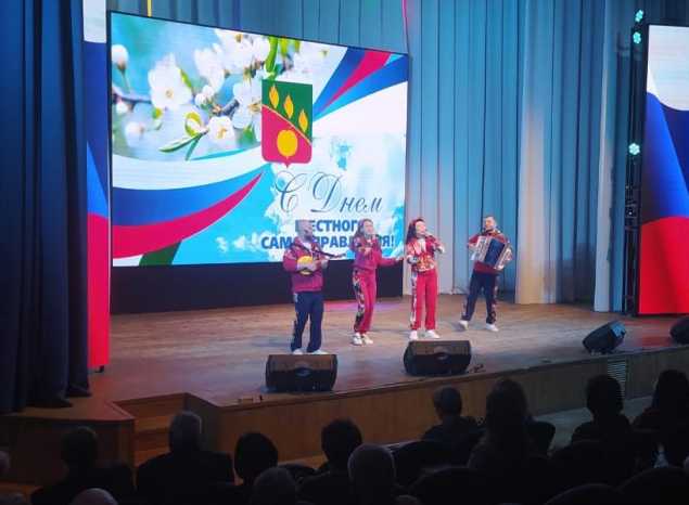 Артисты ансамбля «Злато-Серебро» выступили в Сердобске